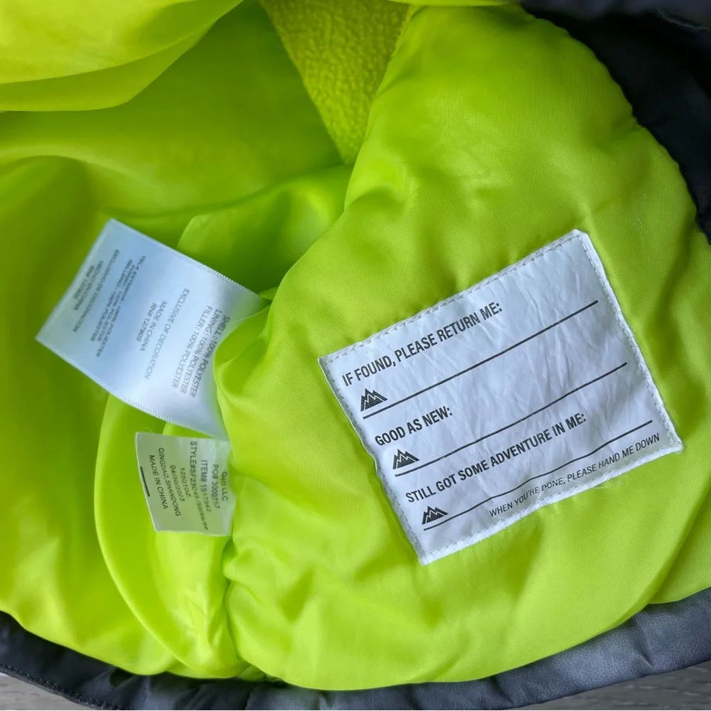 Snozu Kids Lined Snow Jacket Size 4T Charcoal Gray with Lime Green